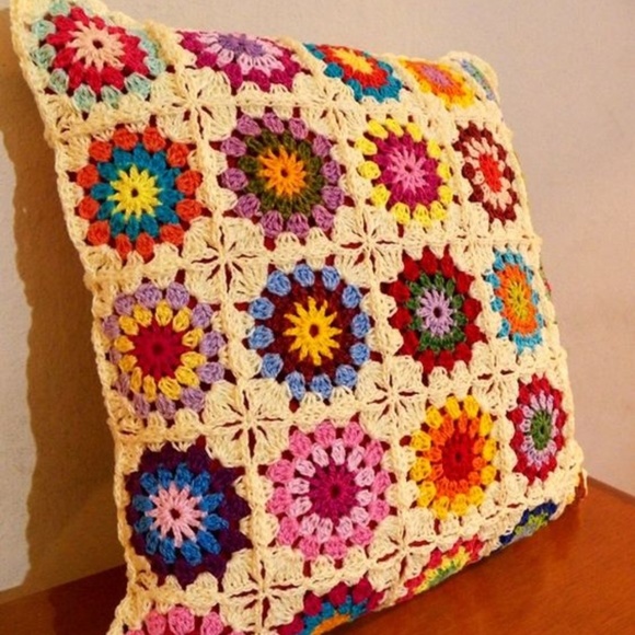 Granny Square Pillowcases by hand - Picture 3 of 3